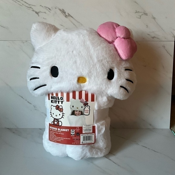 Hello Kitty Hooded Blanket - Picture 3 of 10